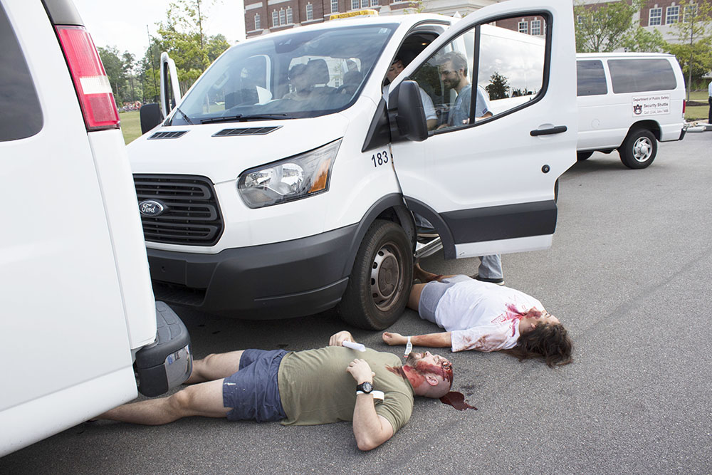 Bus crash scenario with victims